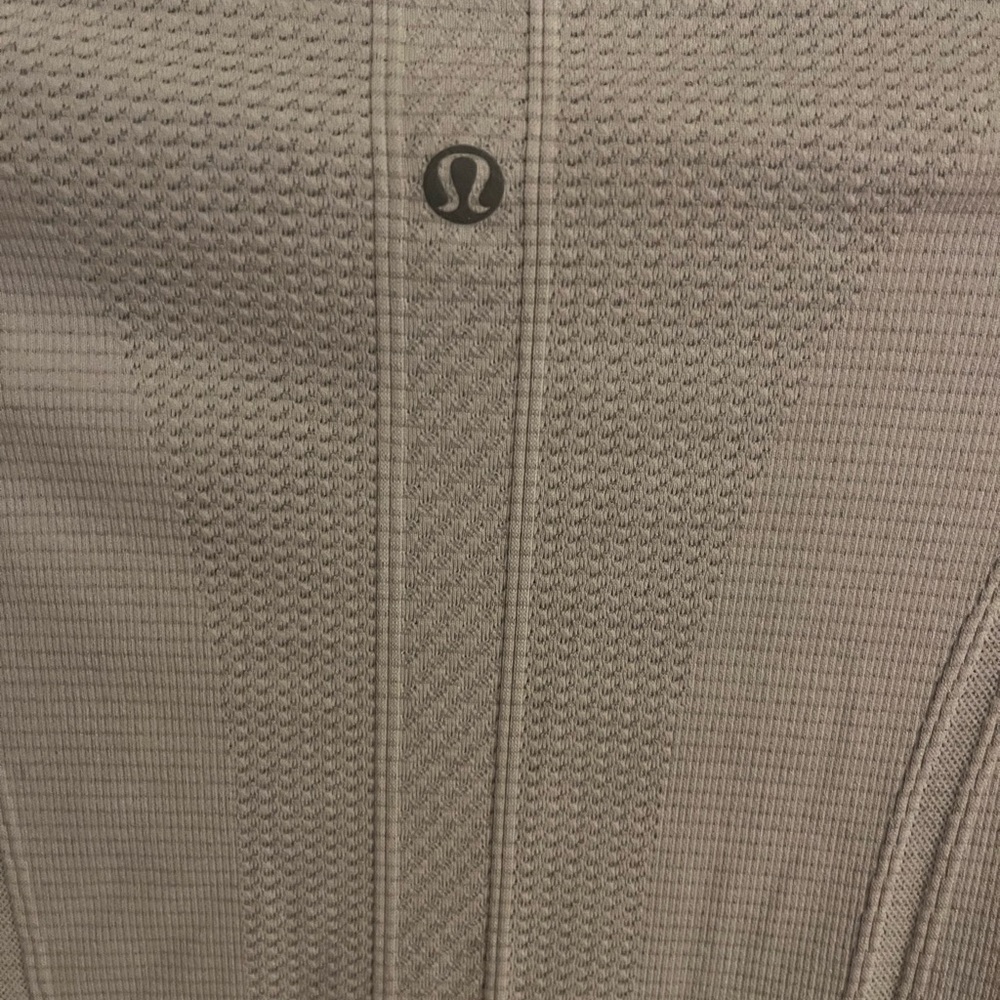 Womens Lululemon Run Swiftly Long sleeve Top Size 10 off white
